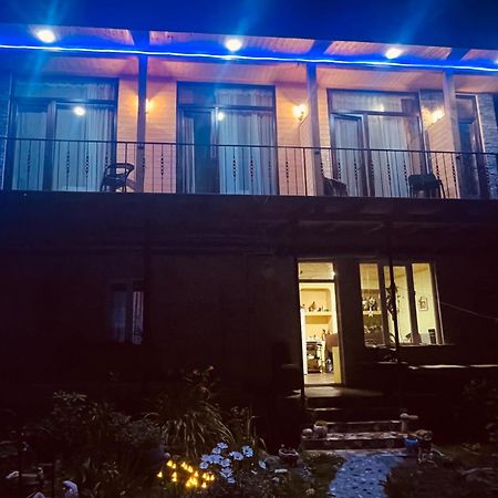 Sunny Guesthouse Stepantsminda Exterior photo