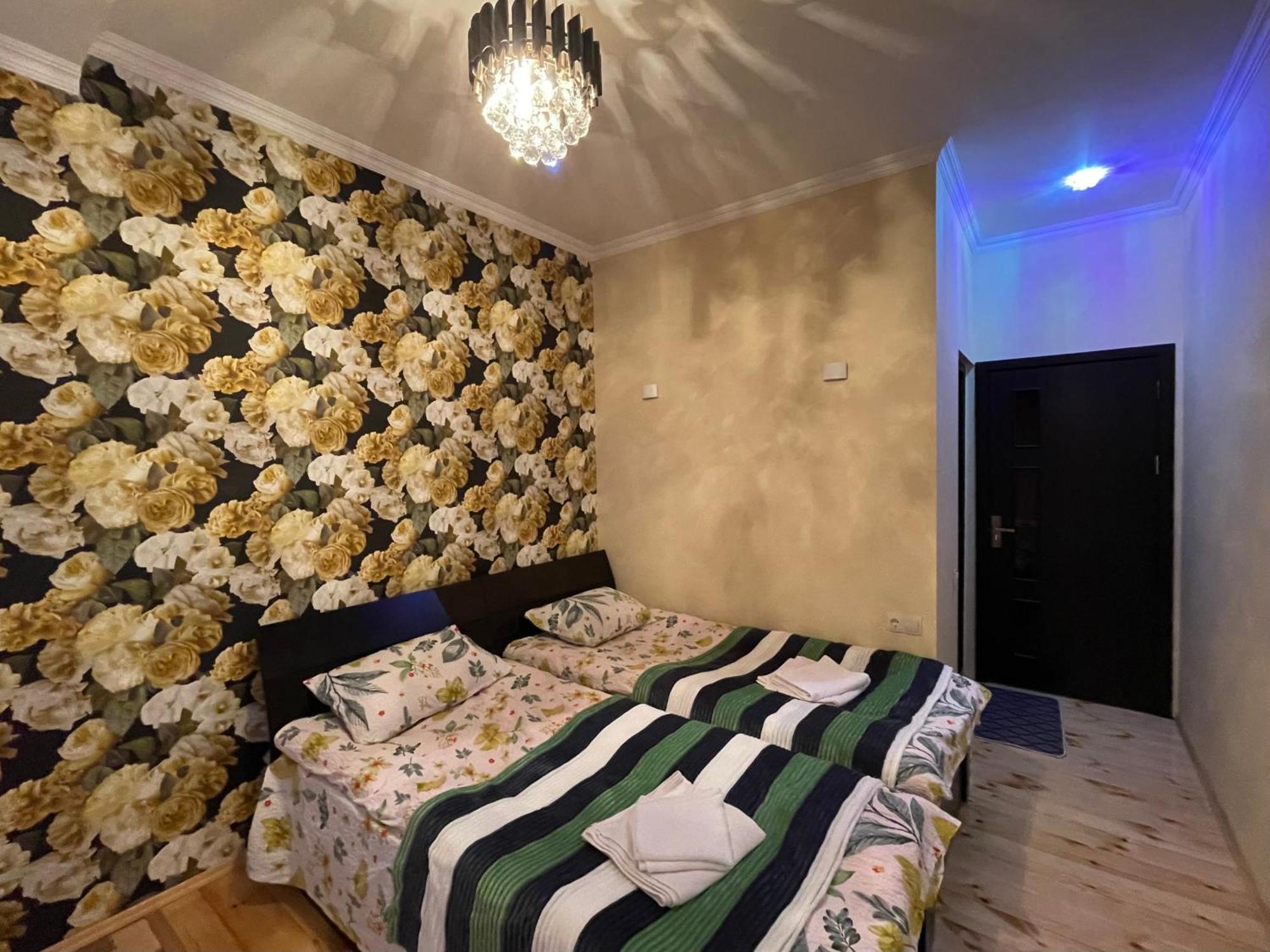 Sunny Guesthouse Stepantsminda Exterior photo
