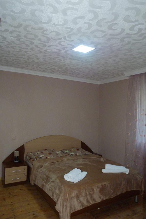 Sunny Guesthouse Stepantsminda Exterior photo