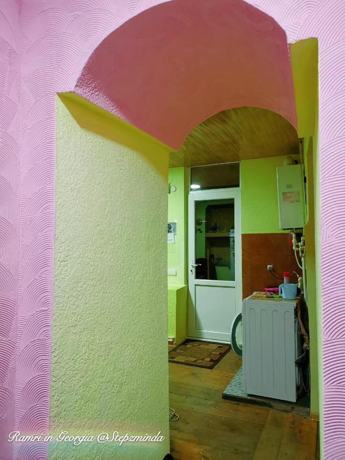 Sunny Guesthouse Stepantsminda Exterior photo